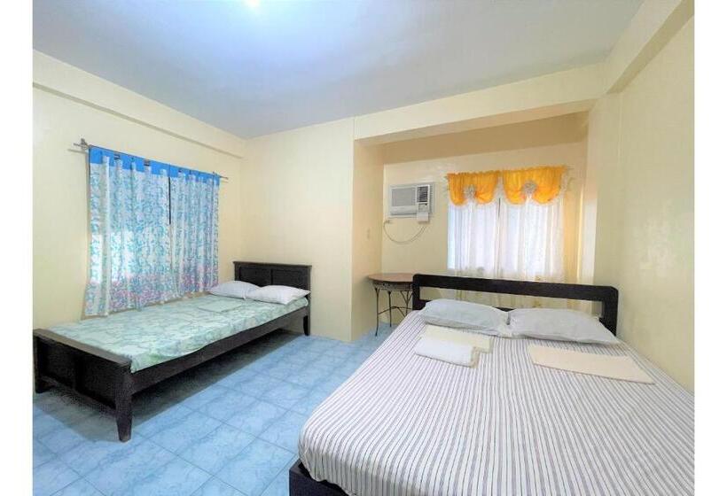 בית מלון כפרי Oyo 876 Escurel Inn Boracay