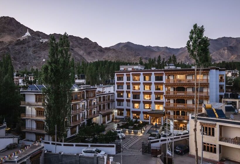 هتل The Gawaling Ladakh