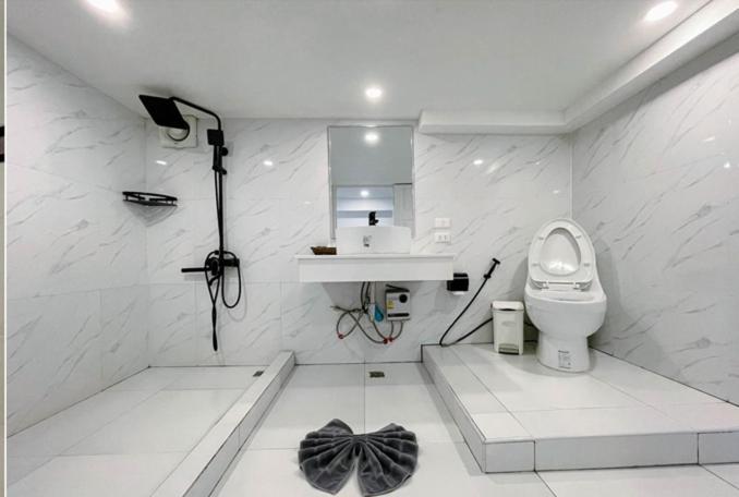 هتل Patong Sunset Villa Phuket