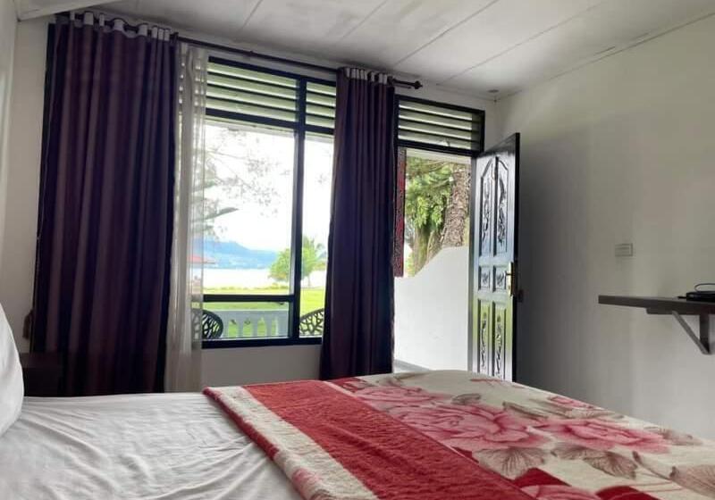 پانسیون Marroan Acc