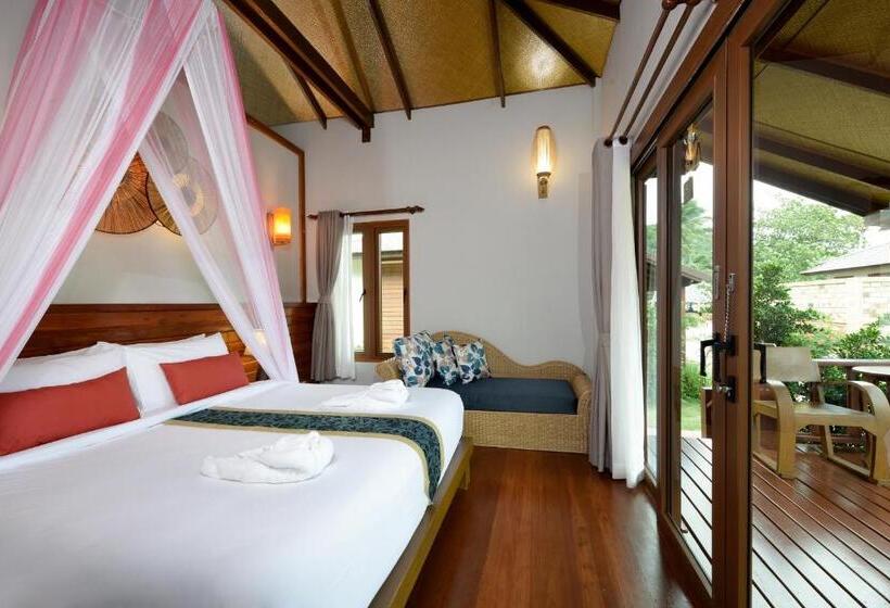 Pingchan Koh Phangan Beachfront Resort