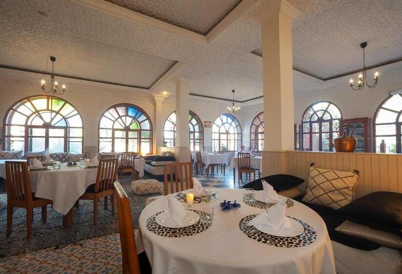 تختخواب و صبحانه Auberge Le Maquis