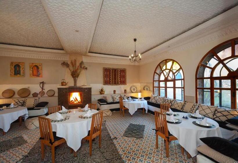 تختخواب و صبحانه Auberge Le Maquis