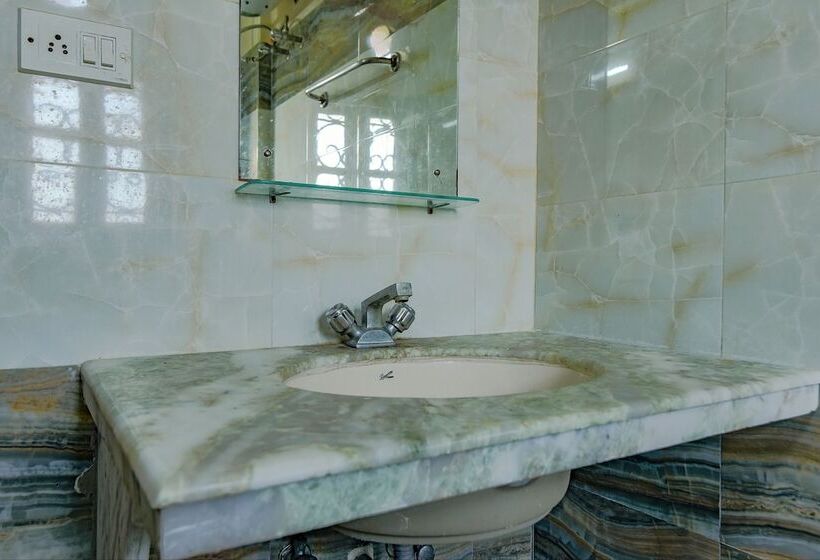 Fabhotel New Kolkata Residency Inn   Nr Axis Mall