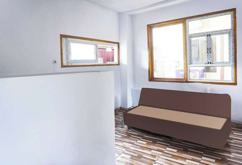 هتل Oyo 90925 Penginapan Dafandra Beach