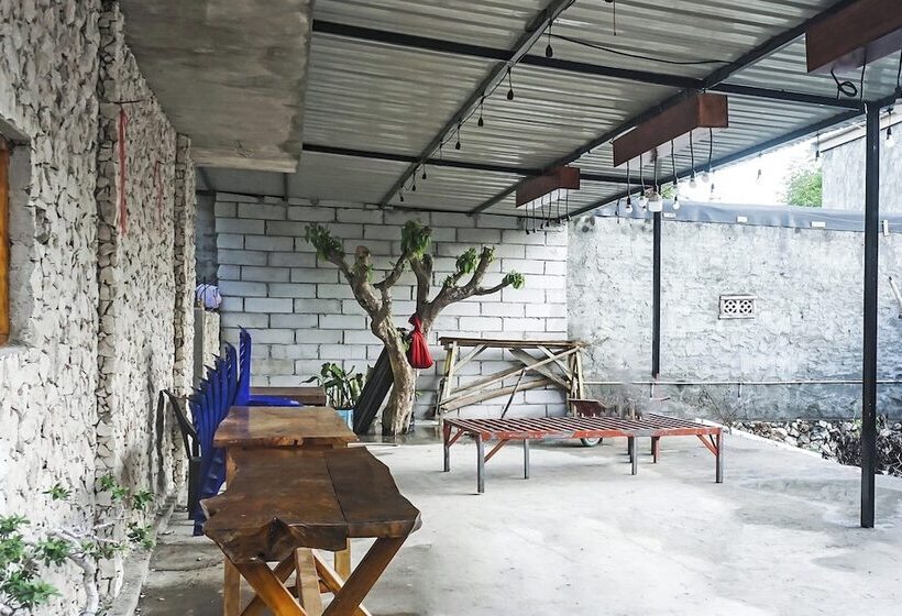 هتل Oyo 90925 Penginapan Dafandra Beach