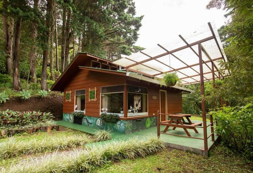 هتل Los Pinos Cabins & Reserve