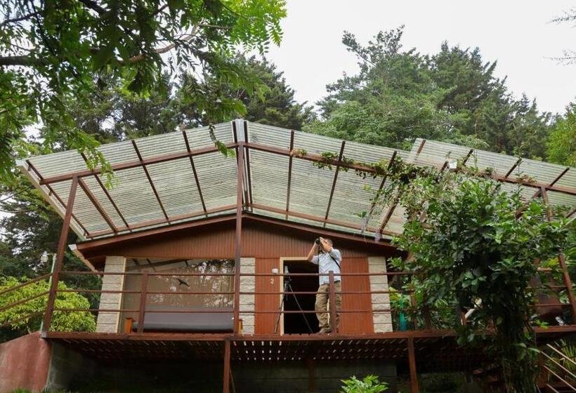 هتل Los Pinos Cabins & Reserve