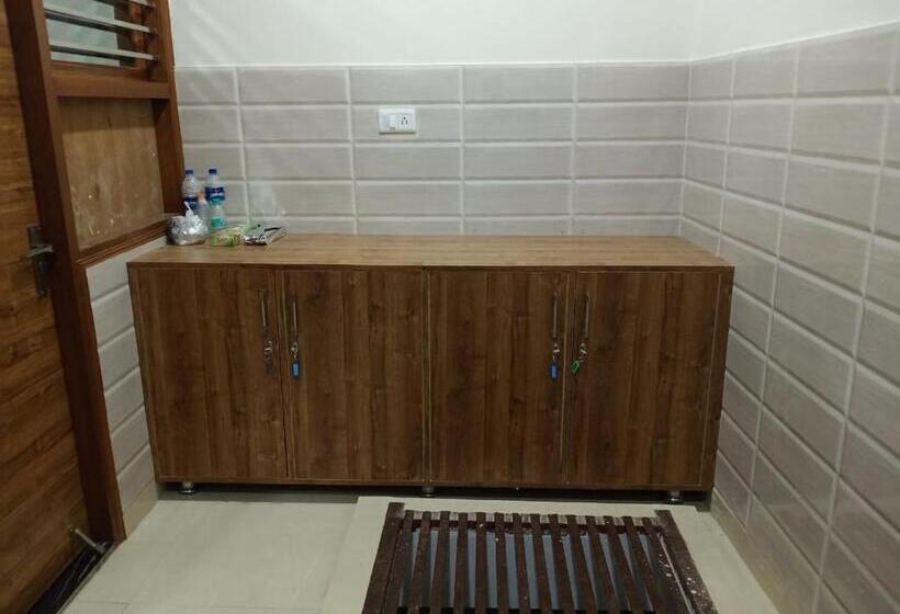 Taj Street Hostel