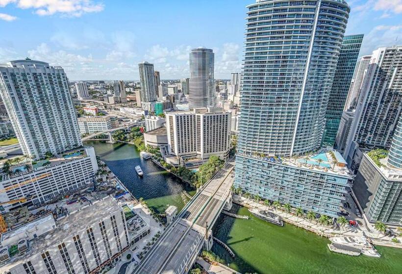 W Icon Brickell  Luxury 2br Highrise Corner Condo