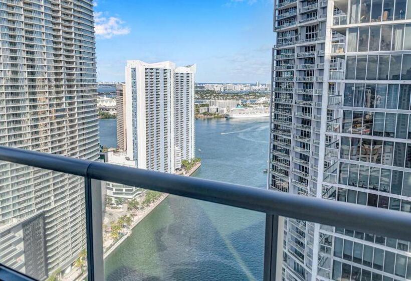 W Icon Brickell  Luxury 2br Highrise Corner Condo