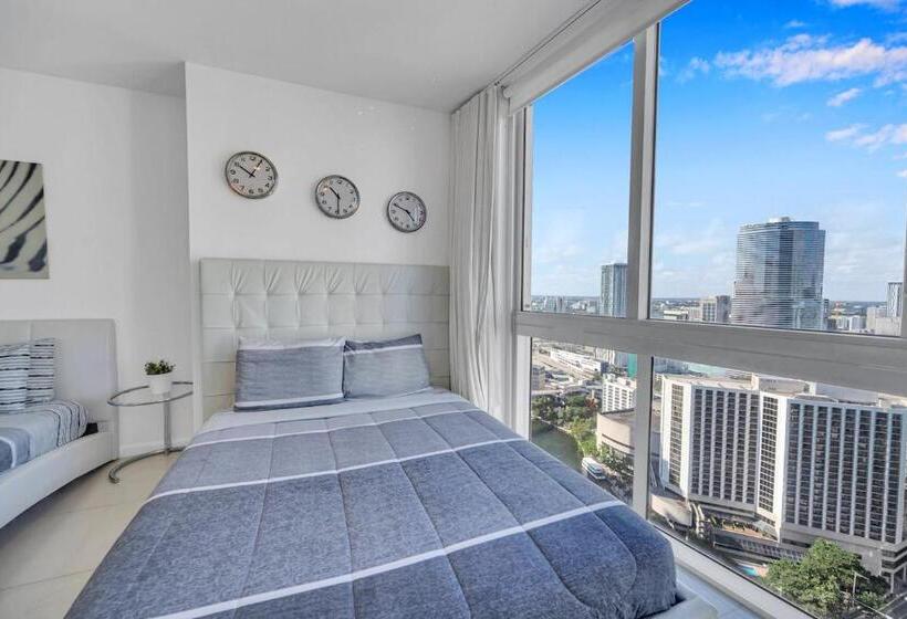 W Icon Brickell  Luxury 2br Highrise Corner Condo