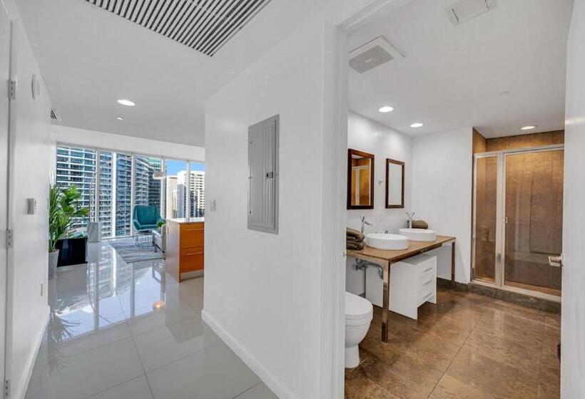 W Icon Brickell  Luxury 2br Highrise Corner Condo