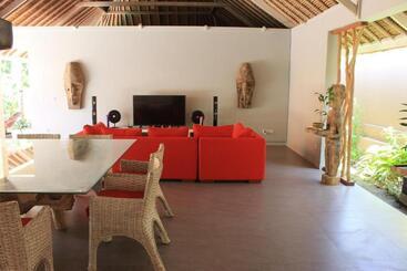 پانسیون Maylie Bali Villa & Bungalows