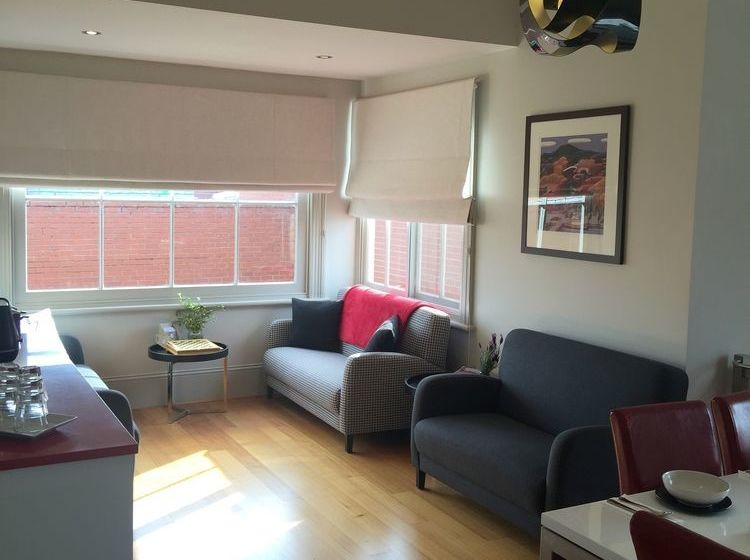 تختخواب و صبحانه Gregory House