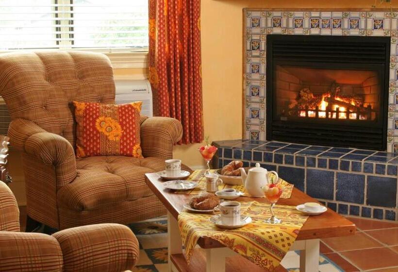 민박 L Auberge Provencale Inn & Restaurant