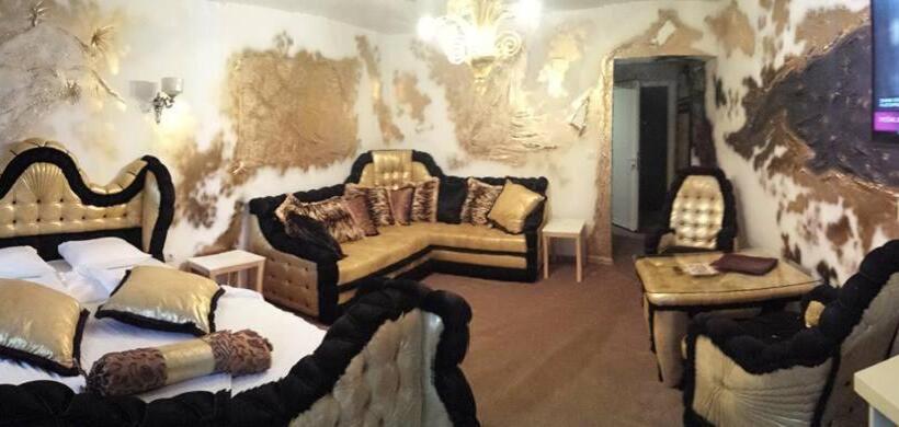 هتل Bali Colosseum