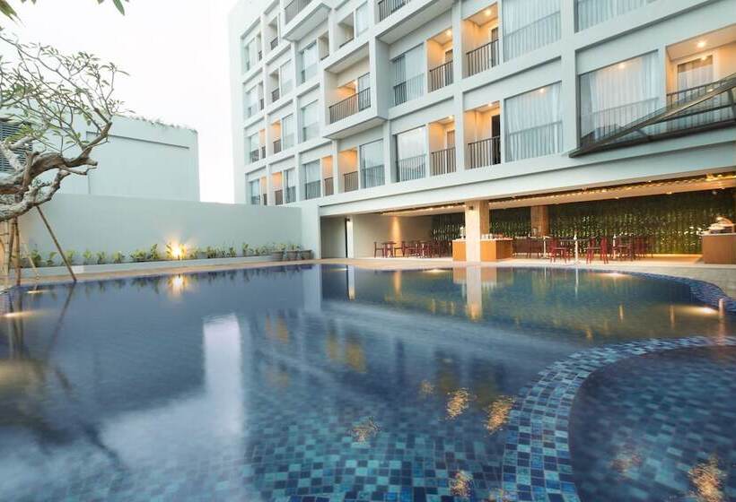Fotos del hotel Horison Legian Bali:  8