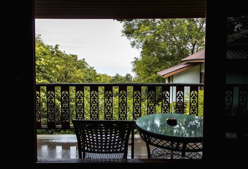هتل Haad Yao Over Bay Resort