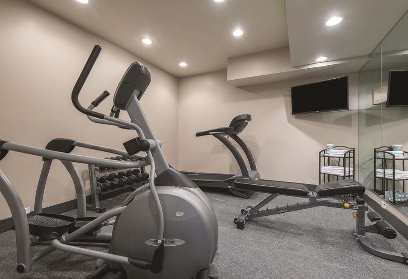 酒店 La Quinta Inn & Suites Brooklyn East