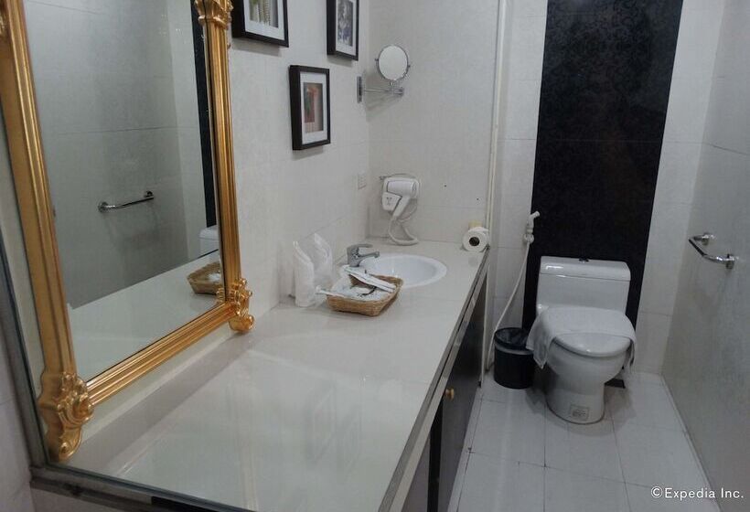 هتل Lido De Paris