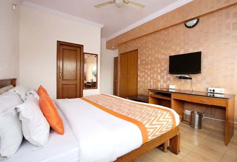 هتل Oyo Rooms Sector 35 B Chandigarh