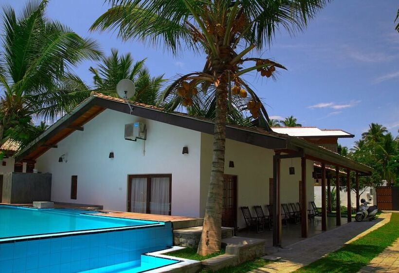 هتل Villa Tangalle Lagoon
