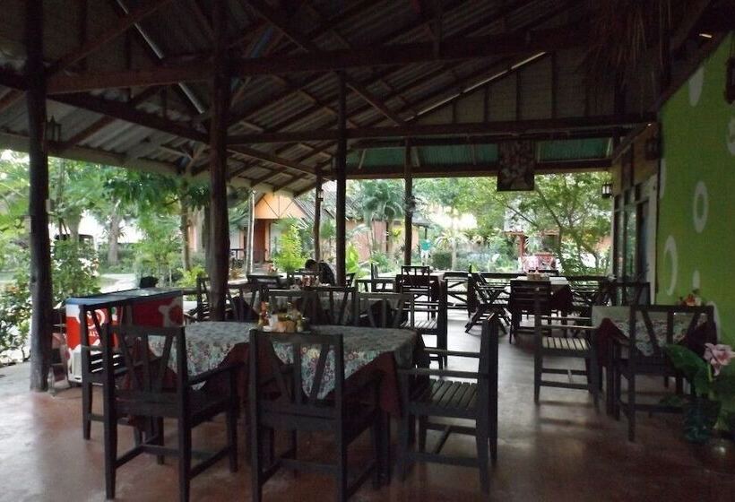 Lanta Long Beach Hostel