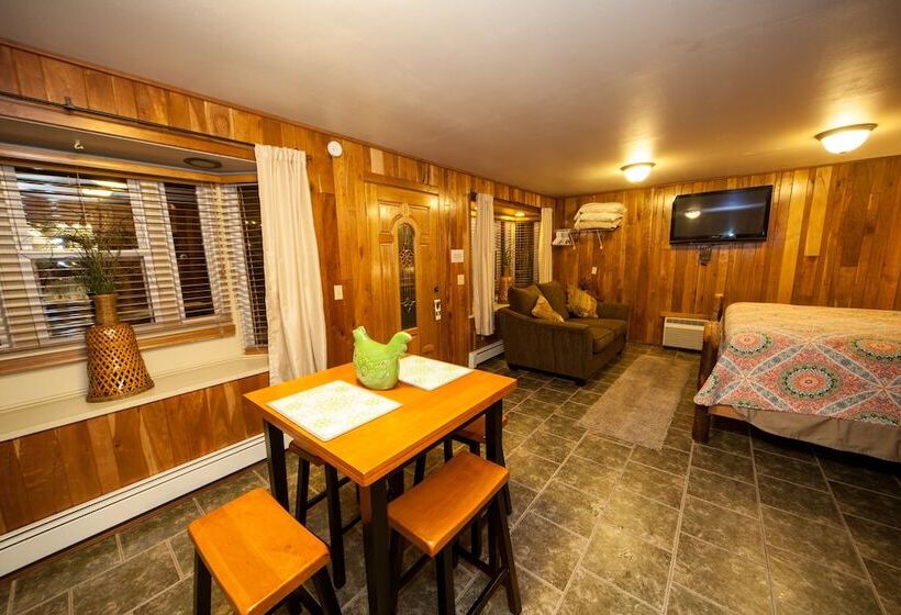 모텔 Log Cabin Lodge & Suites