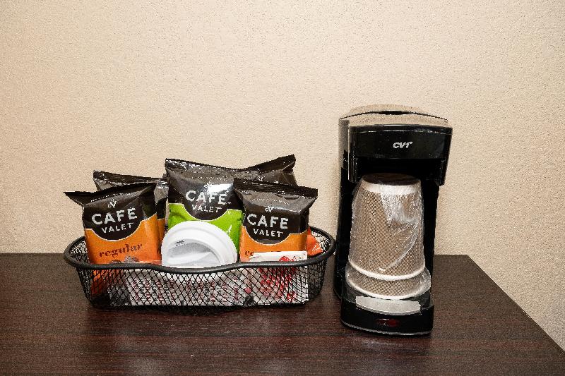 مُتل Red Roof Inn Plus+ Huntsville – Madison