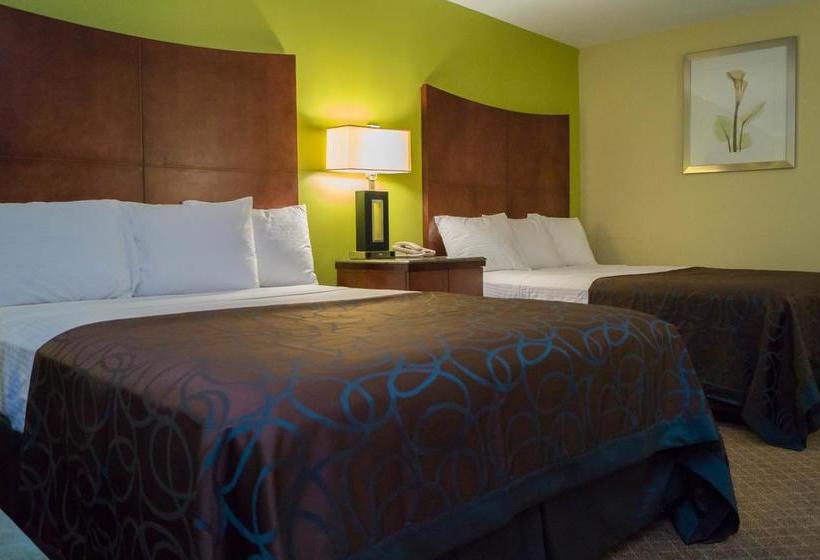 מוטל Sullivan Trail Inn & Suites