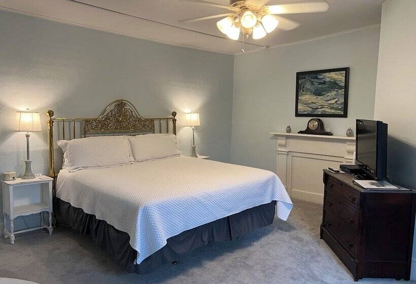 تختخواب و صبحانه Rogues  Harbor Inn