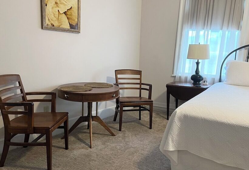 تختخواب و صبحانه Rogues  Harbor Inn