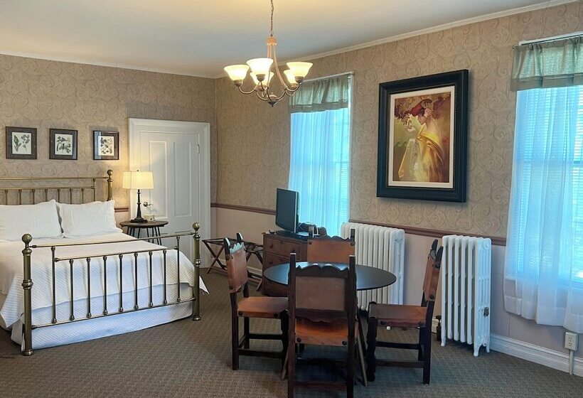 تختخواب و صبحانه Rogues  Harbor Inn