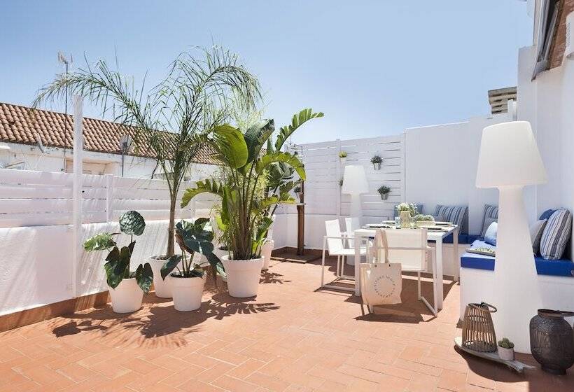 Sitges Group Blue&white