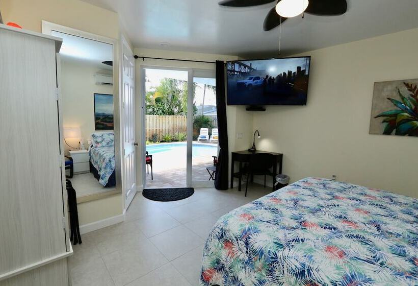 住宿加早餐  Fantasy Island Inn – Caters To Men