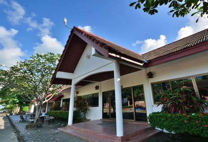 هتل Alongkot Beach Resort Khanom