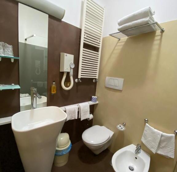 Fotos del hotel Dnb House:  38