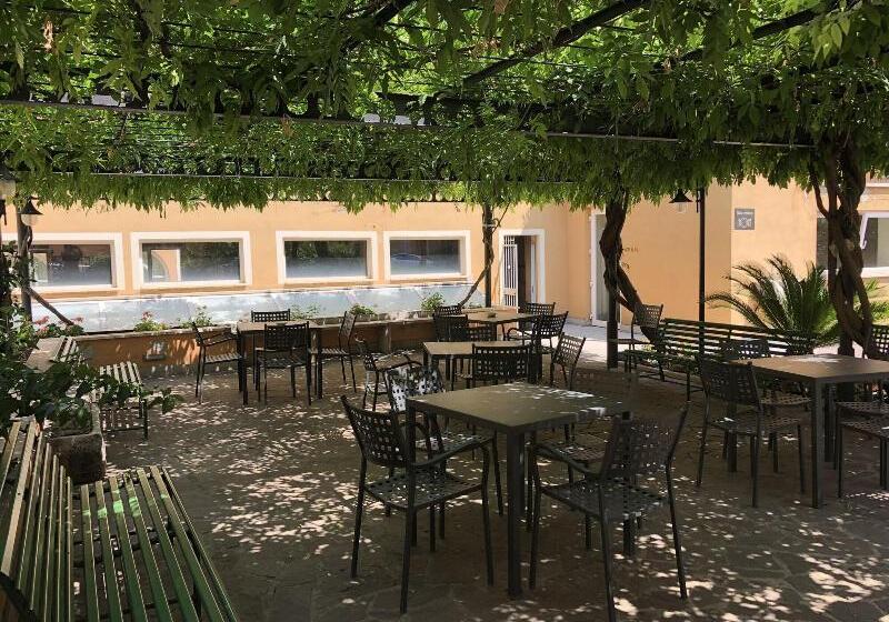 Fotos del hotel Dnb House:  77