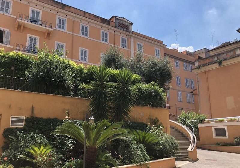 Fotos del hotel Dnb House:  49