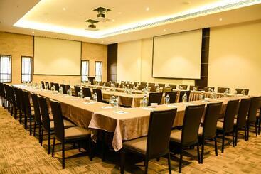 هتل Doubletree By Hilton Nairobi Hurlingham