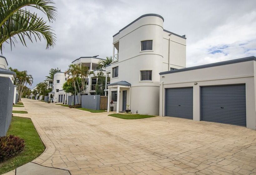 هتل Grange Resort Hervey Bay