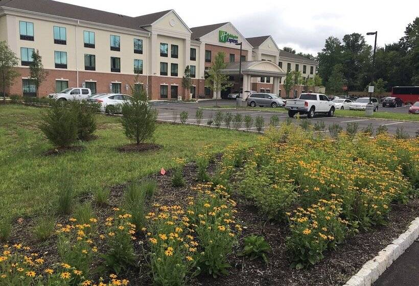 هتل Holiday Inn Express Bordentown Trenton South, An Ihg