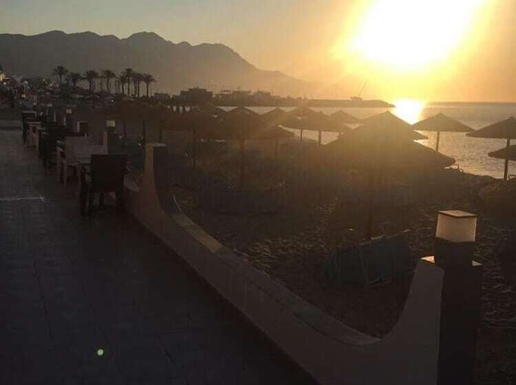 هتل Island Resorts Maya Beach