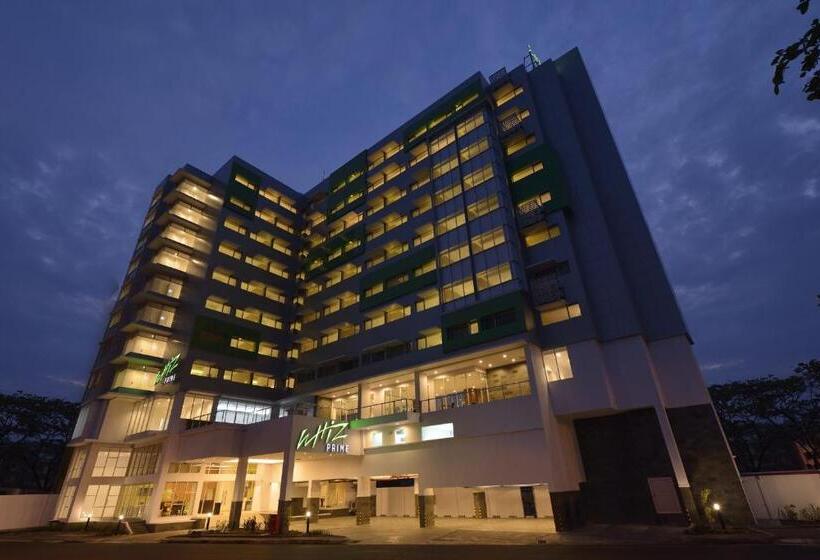 Whiz Prime Hotel Megamas Manado