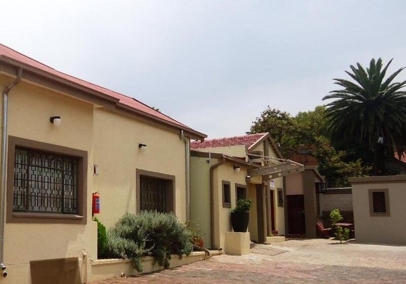 פנסיון Grace And Gift Guesthouse