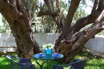 Summer House Louisa