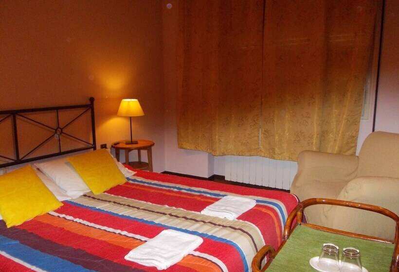 تختخواب و صبحانه Travellers Lodge Bed & Rooms