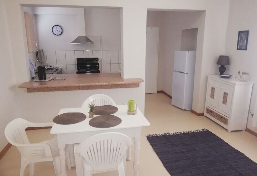 Aus Self Catering Units