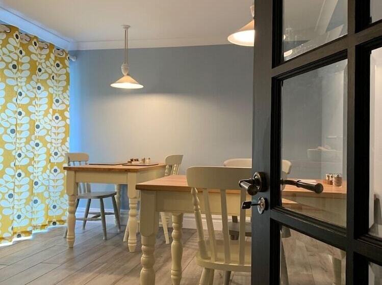 مبيت وإفطار Crawfield Grange